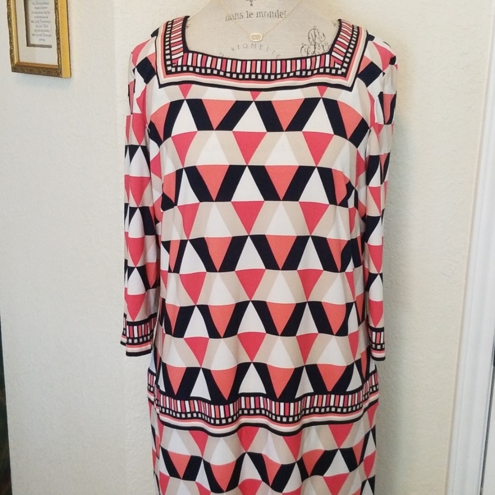Roz & Ali Shift Dress - Picture 8 of 8